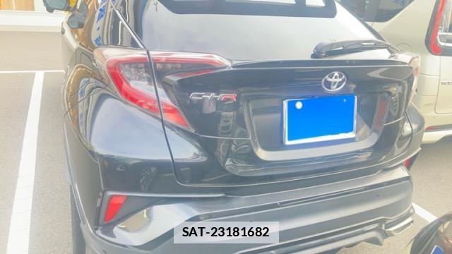 Toyota C-HR 2017-02 7934693-1