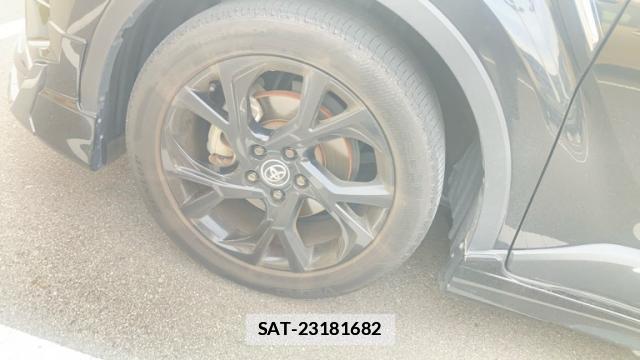Toyota C-HR 2017-02 7934693-13