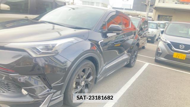 Toyota C-HR 2017-02 7934693-19