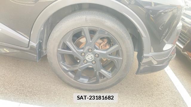 Toyota C-HR 2017-02 7934693-2