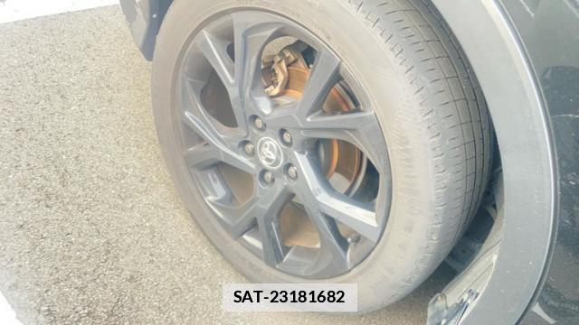 Toyota C-HR 2017-02 7934693-3