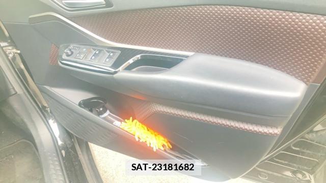 Toyota C-HR 2017-02 7934693-6