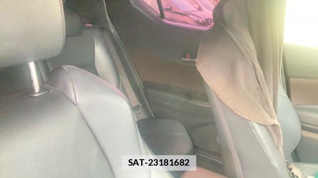 Toyota C-HR 2017-02 7934693-8