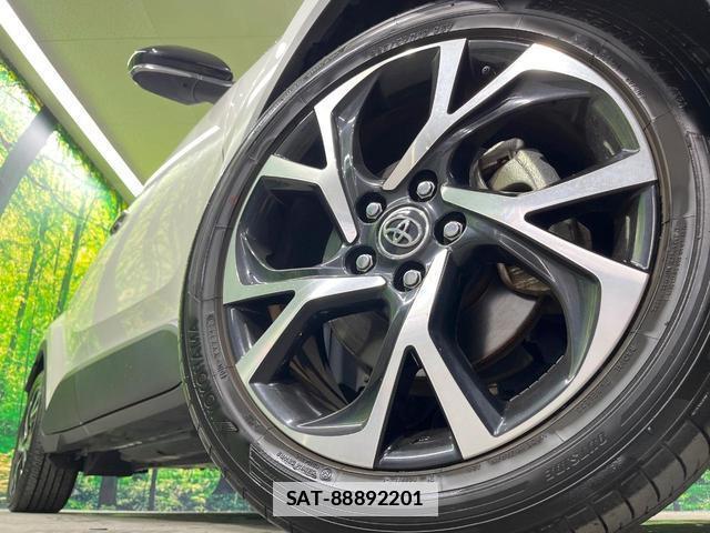 Toyota C-HR 2017-11 7935021-12