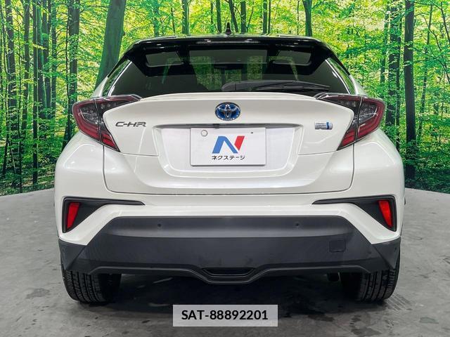 Toyota C-HR 2017-11 7935021-14