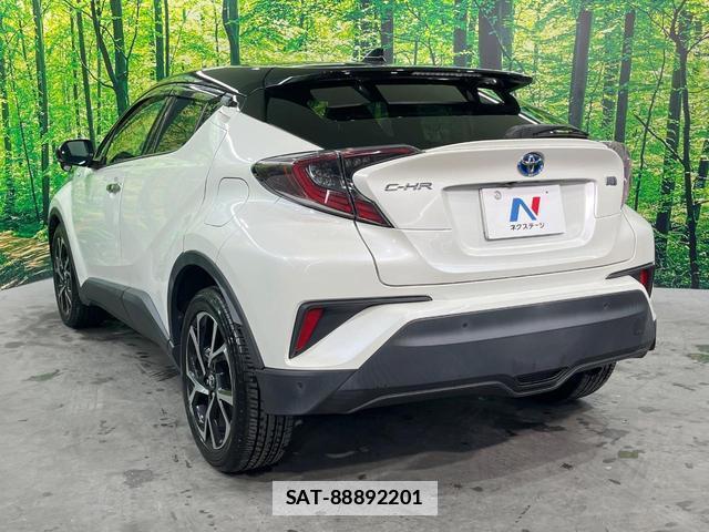 Toyota C-HR 2017-11 7935021-16