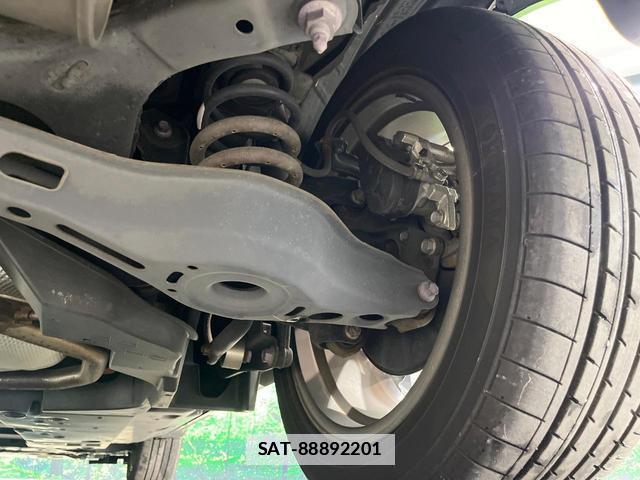 Toyota C-HR 2017-11 7935021-19