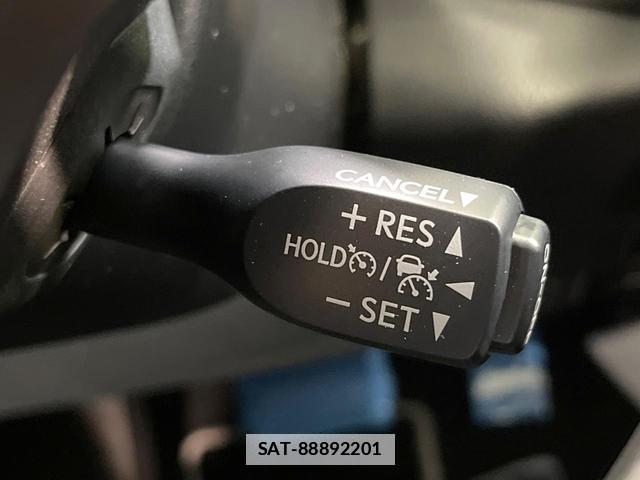 Toyota C-HR 2017-11 7935021-5