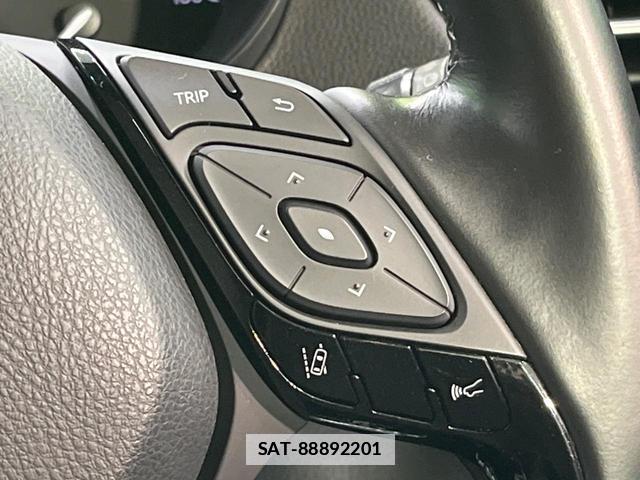 Toyota C-HR 2017-11 7935021-6