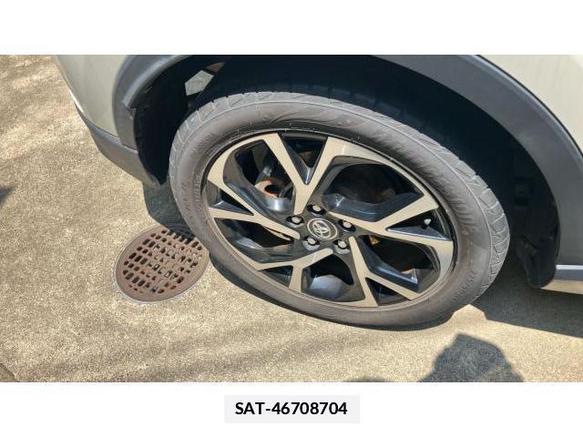 Toyota C-HR 2019-10 7936288-7