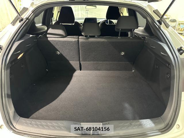 Toyota C-HR 2017-03 7937478-17