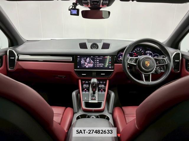 Porsche CAYENNE 2022-11 7935081-2