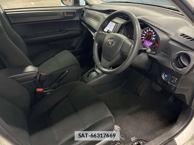 Toyota COROLLA AXIO 2021-09 7935992-3
