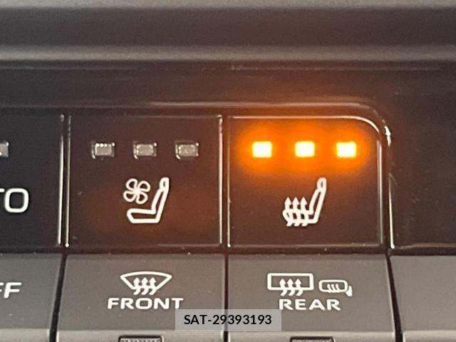 Toyota Crown Crossover 2022-10 7934673-3