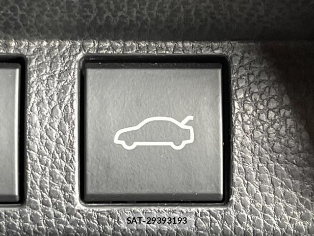 Toyota Crown Crossover 2022-10 7934673-5