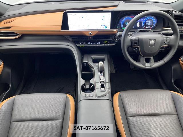 Toyota Crown Crossover 2023-10 7937198-1