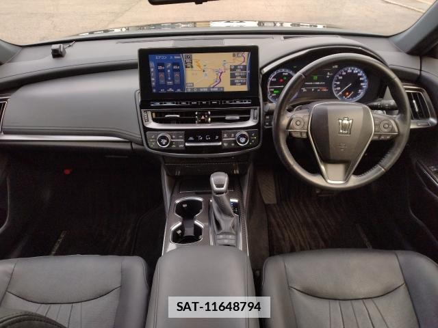 Toyota CROWN HYBRID 2021-07 7936021-2