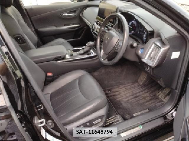 Toyota CROWN HYBRID 2021-07 7936021-3