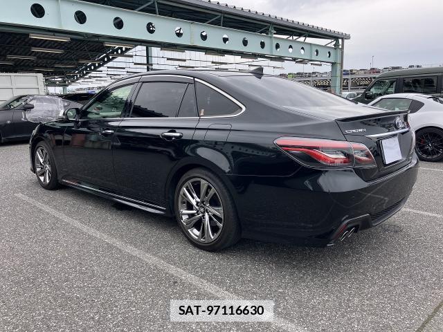 Toyota CROWN HYBRID 2021-07 7936797-1