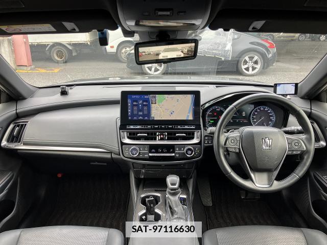 Toyota CROWN HYBRID 2021-07 7936797-2