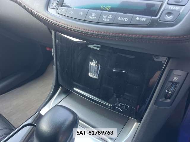 Toyota CROWN 2012-02 7933997-12
