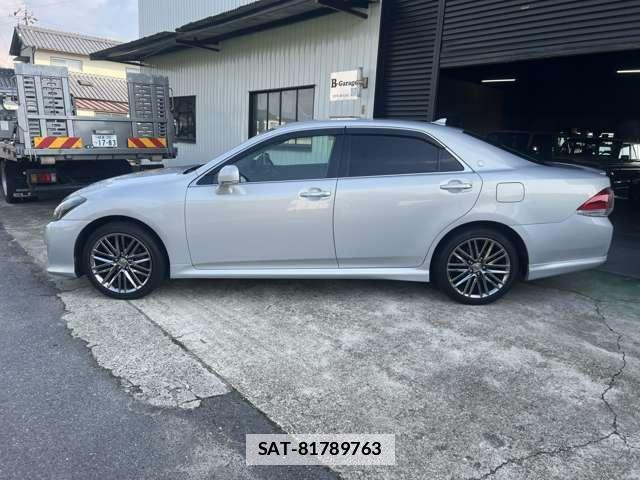 Toyota CROWN 2012-02 7933997-3