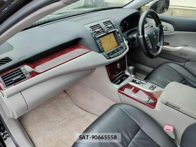 Toyota CROWN 2010-06 7935038-12