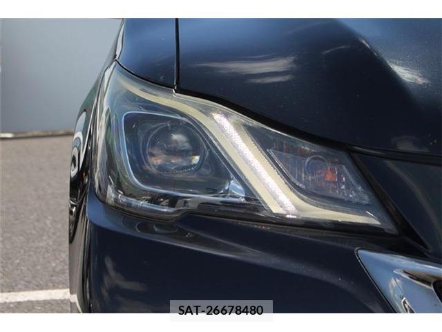 Toyota CROWN 2015-12 7935820-16