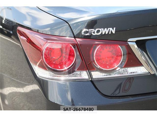 Toyota CROWN 2015-12 7935820-19