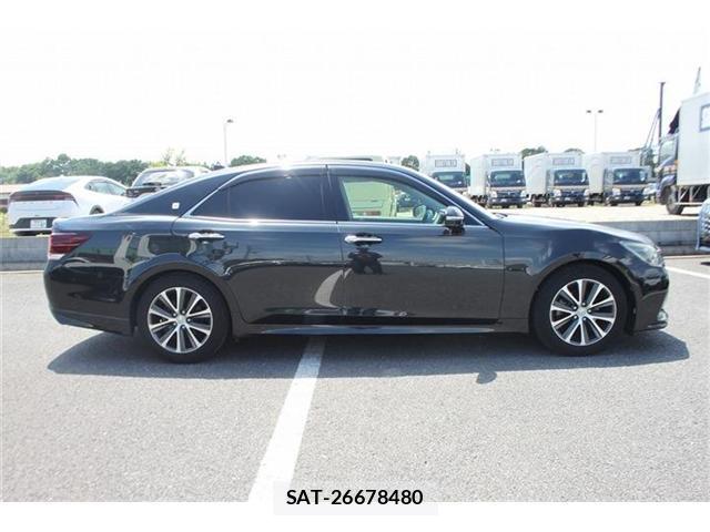 Toyota CROWN 2015-12 7935820-8