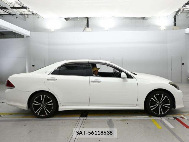 Toyota CROWN 2011-10 7936135-10