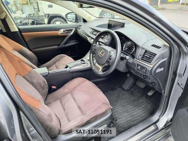 Lexus CT 2019-03 7937438-9
