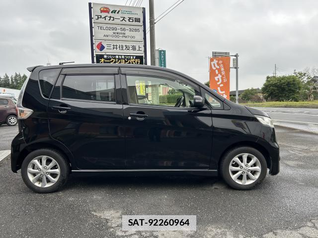 Nissan DAYZ 2015-09 7935898-3