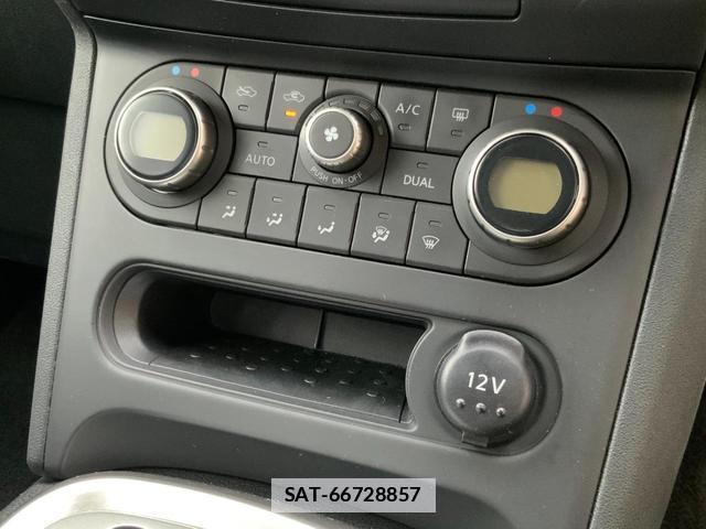 Nissan DUALIS 2012-08 7936643-17