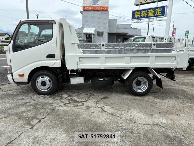Hino DUTRO 2013-11 7935861-1