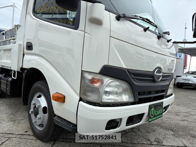 Hino DUTRO 2013-11 7935861-13