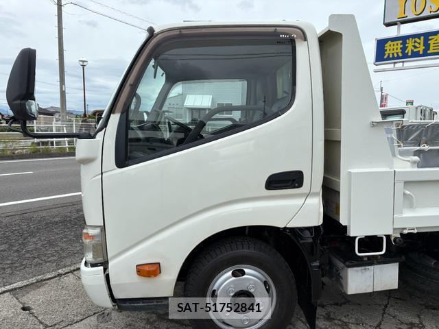Hino DUTRO 2013-11 7935861-17