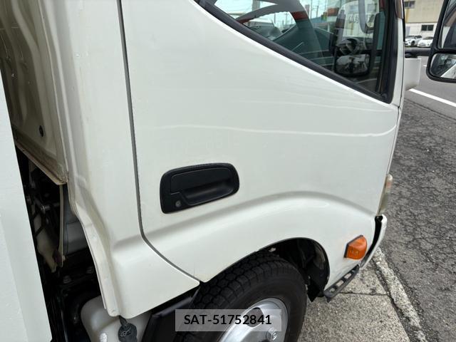 Hino DUTRO 2013-11 7935861-19