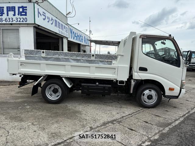 Hino DUTRO 2013-11 7935861-3