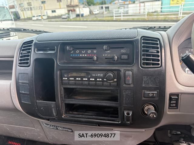 Hino DUTRO 2010-09 7935862-17