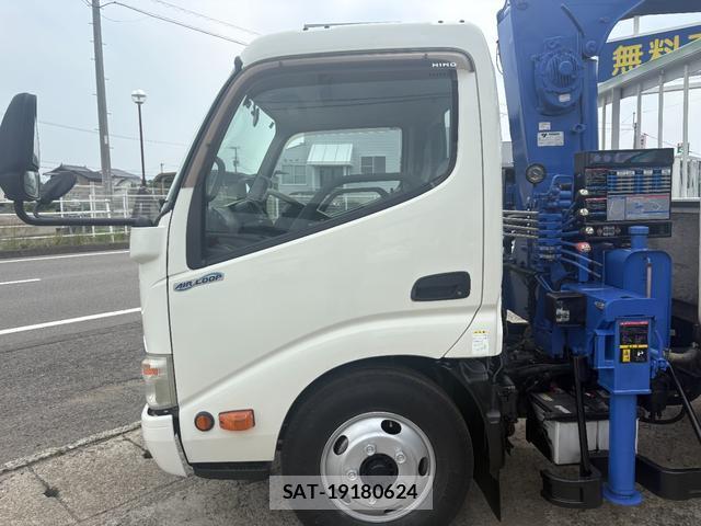 Hino DUTRO 2012-02 7935863-13