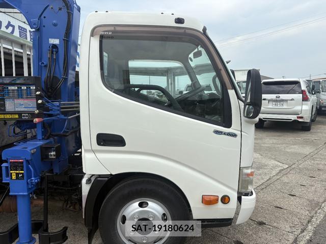 Hino DUTRO 2012-02 7935863-17