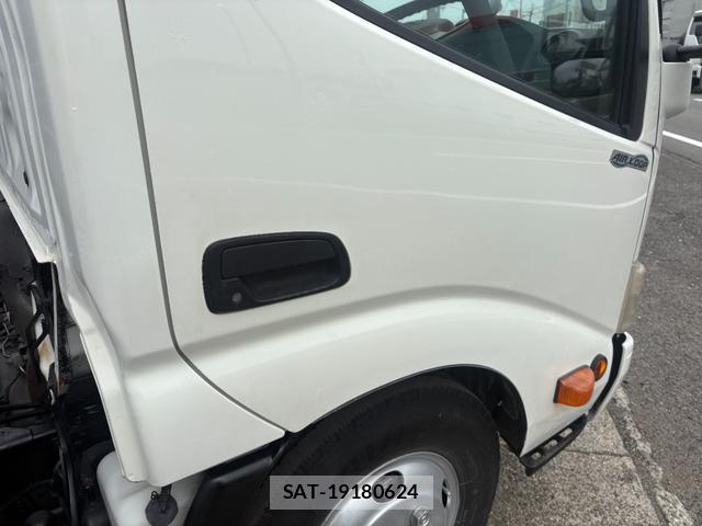 Hino DUTRO 2012-02 7935863-18