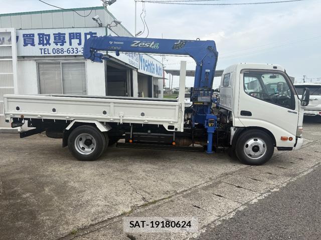 Hino DUTRO 2012-02 7935863-3