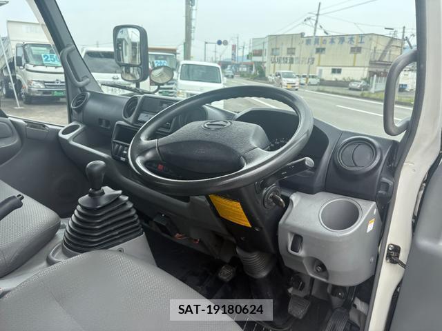 Hino DUTRO 2012-02 7935863-5