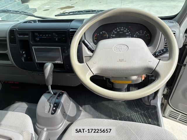 Toyota DYNA TRUCK 2010-03 7935323-11