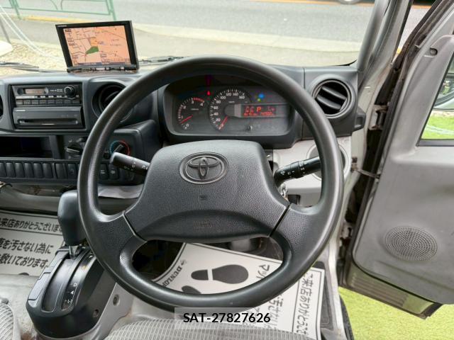 Toyota DYNA TRUCK 2011 7936981-8
