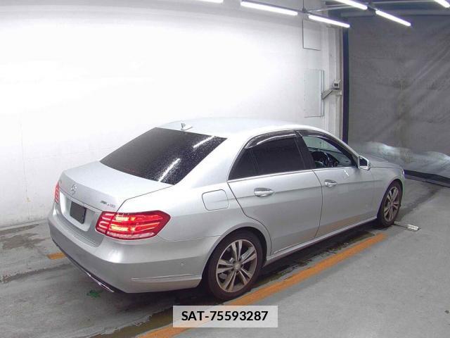 Mercedes Benz E-CLASS 2013-06 7936486-5