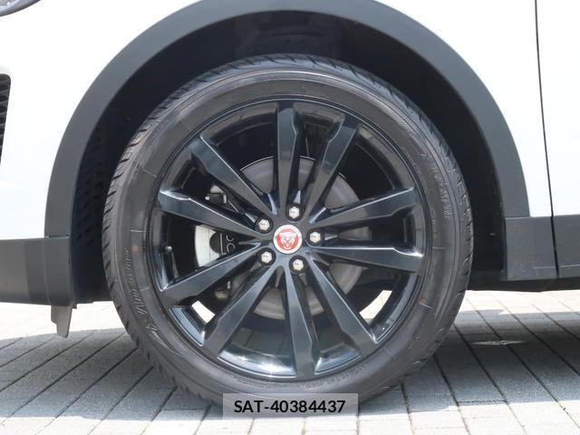 Jaguar E-PACE 2019-12 7934461-13