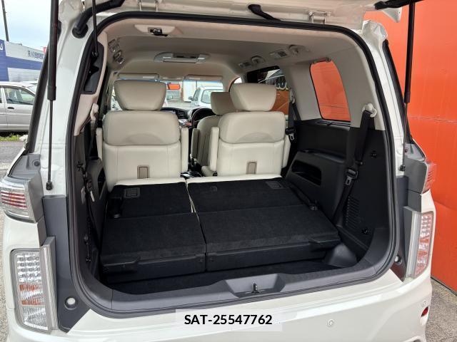 Nissan ELGRAND 2018-11 7935027-19